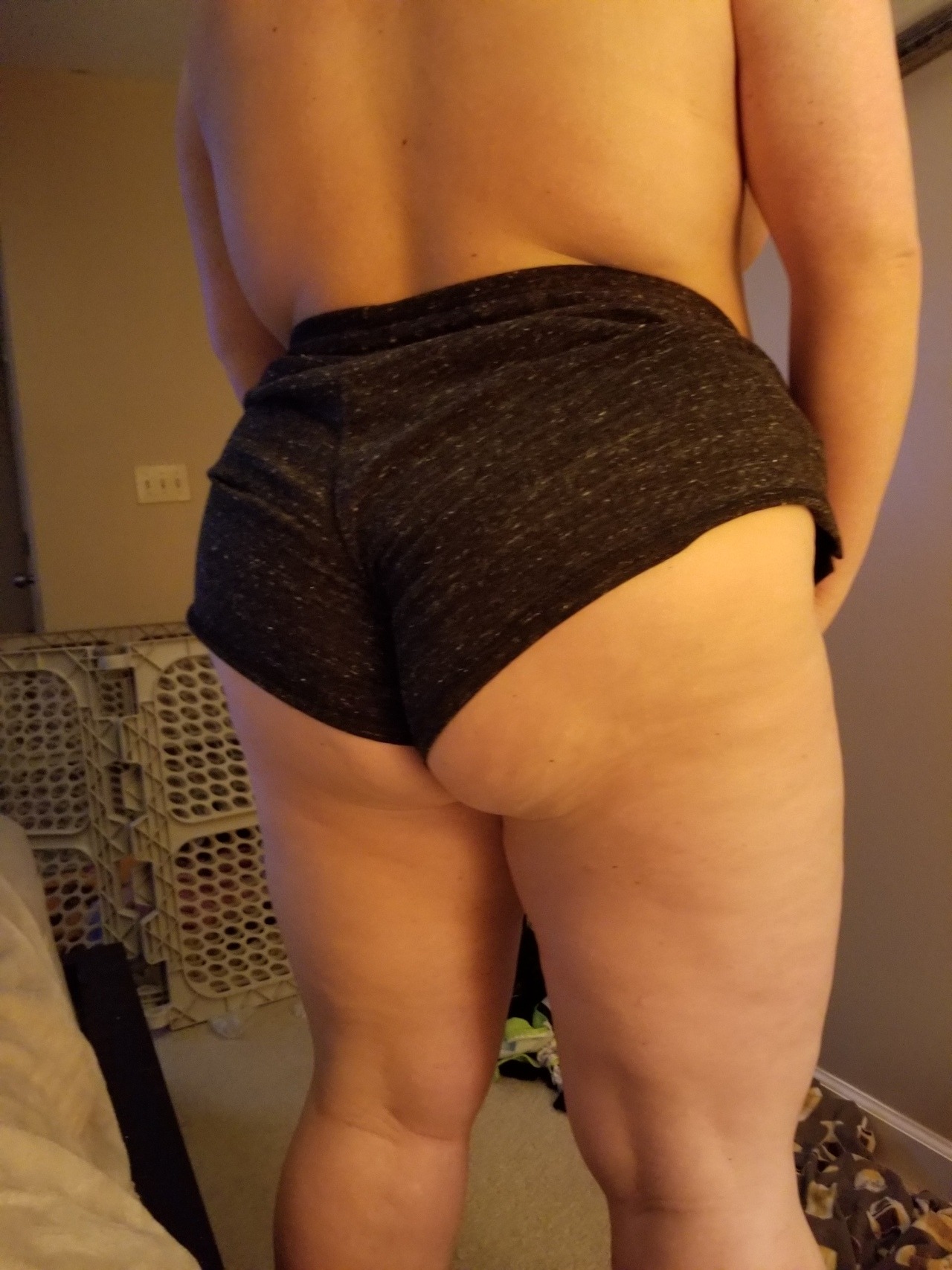 thick-wife89:  Always tempting me