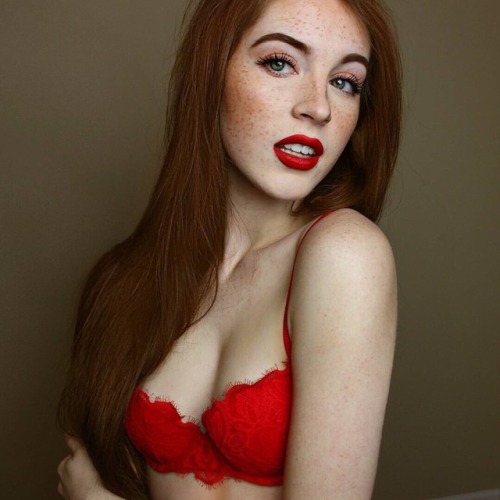 red-and-freckles:www.instagram.com/danielleboker