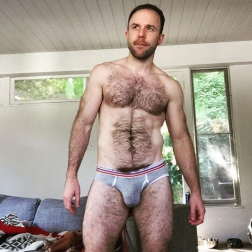 briefsandbush: fitbearcatcher: Confident in his big bulging bush man cock Love how his briefs can’t 