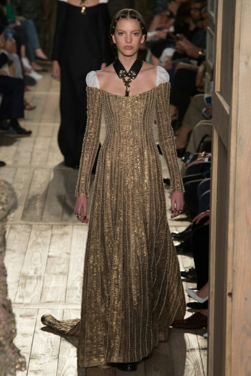 misterquark: Valentino F/W 2016 “The world as a stage, on which each individual represents him