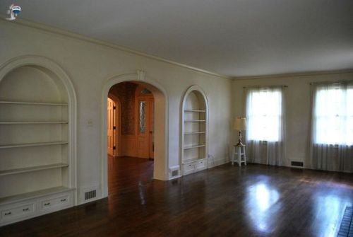 nolabird: househunting: $260,000/4 br/2900 sq ftRochelle, IL @recovering-academic I realize it&rsquo