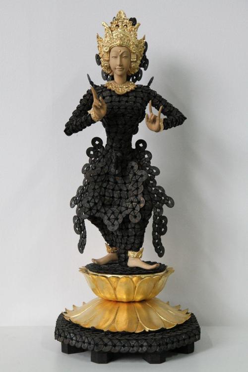 arjuna-vallabha:Dewi Sri from wood and kepeng coins, Bali 