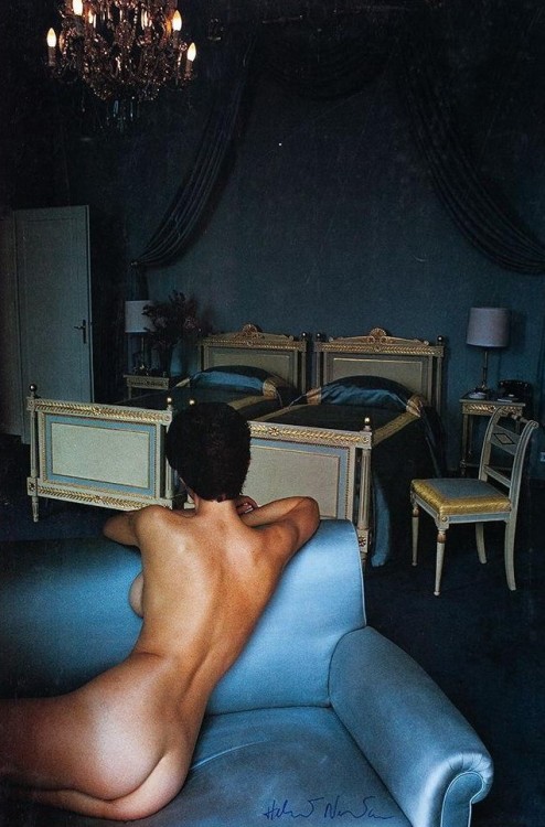 XXX mlsg:  laveyinthehouse:  Helmut Newton, Villa photo