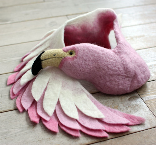 mymodernmetselects: Elegant Felted Birds are Beautifully Unconventional Fall Scarves If you’re