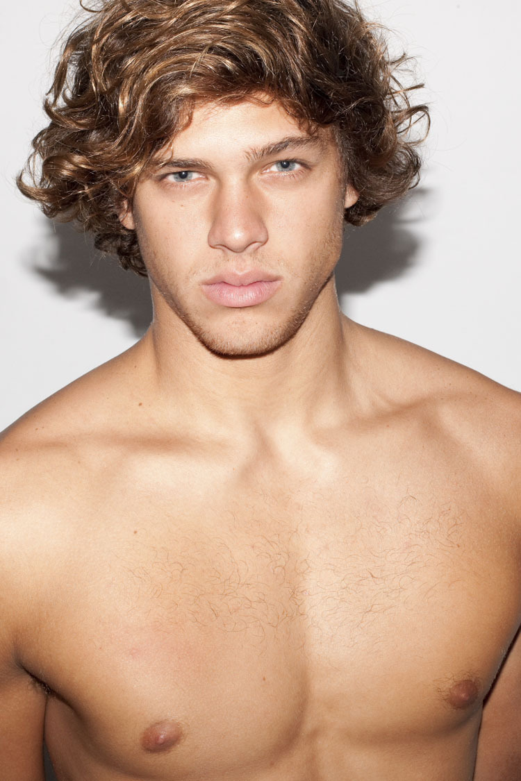 mrmhotguys :  http://mrmhotguys.tumblr.com/ Kim Freire 