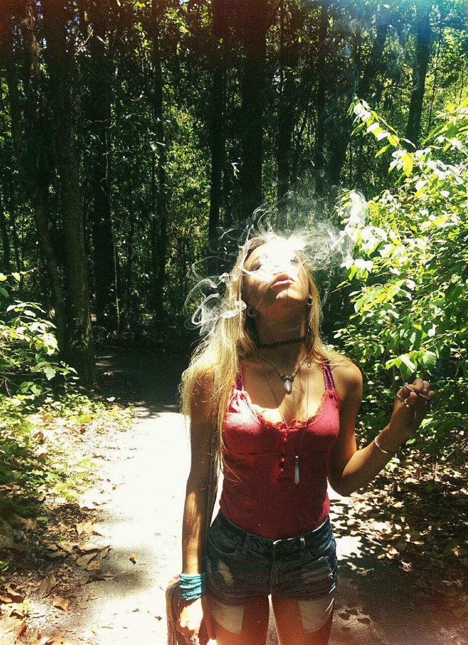 melodic-cosmic-moxie:  nature + blunts 