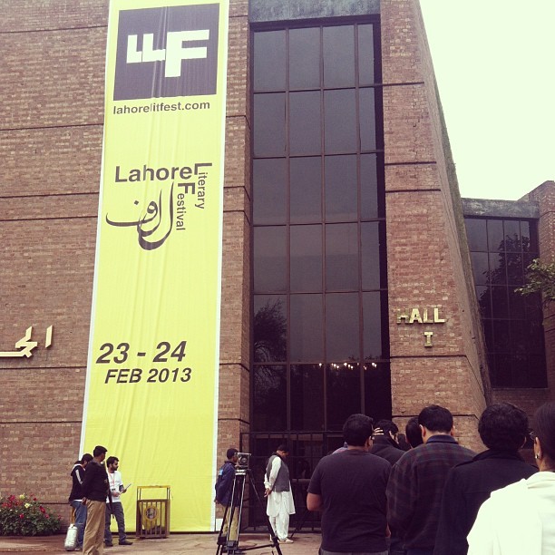 9:30 a.m. and there’s a line to get in. #llf #lahoreliteraryfestival #lahore #pakistan