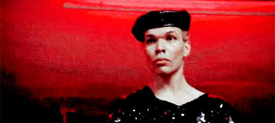 3cc1563c2418558742e3a9453bd408f36aa9ee80.gifv