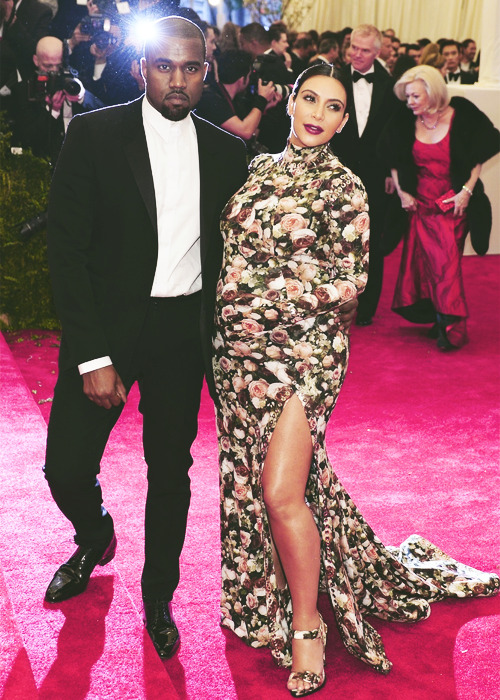 missinglinc:  brandyliquor:  fashionlicius:  who wore it better  Y’all gotta stop  Crying actual tears. 