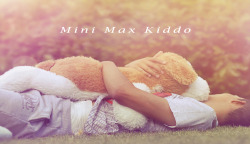 minimaxkiddo:  Teddys are awesome hug buddys