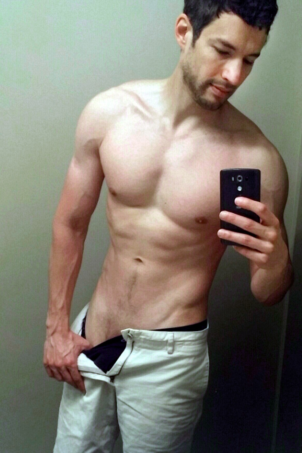 brainjock:  Southern Sexy!  This stud is 23, 6'1, from New Orleans and stays in shape