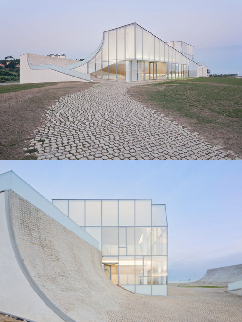 CITE DE L'OCEAN ET DU SURF Architect : Steven Holl Architects associate : Leibar &amp; Seig