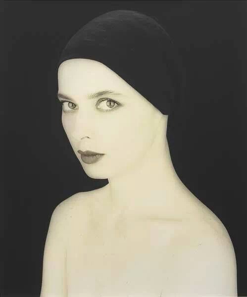 caraincertezza:   Isabella Rossellini by Mapplethorpe 