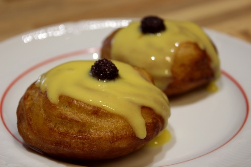 the-fairy-cream: ”Zeppole di San Giuseppe”First experiment! Not so good, I’ve got 