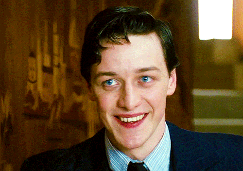JAMES MCAVOY As Simon Balcairn/Mr Chatterbox In BRIGHT YOUNG THINGS (2003). Dir. Stephen Fry