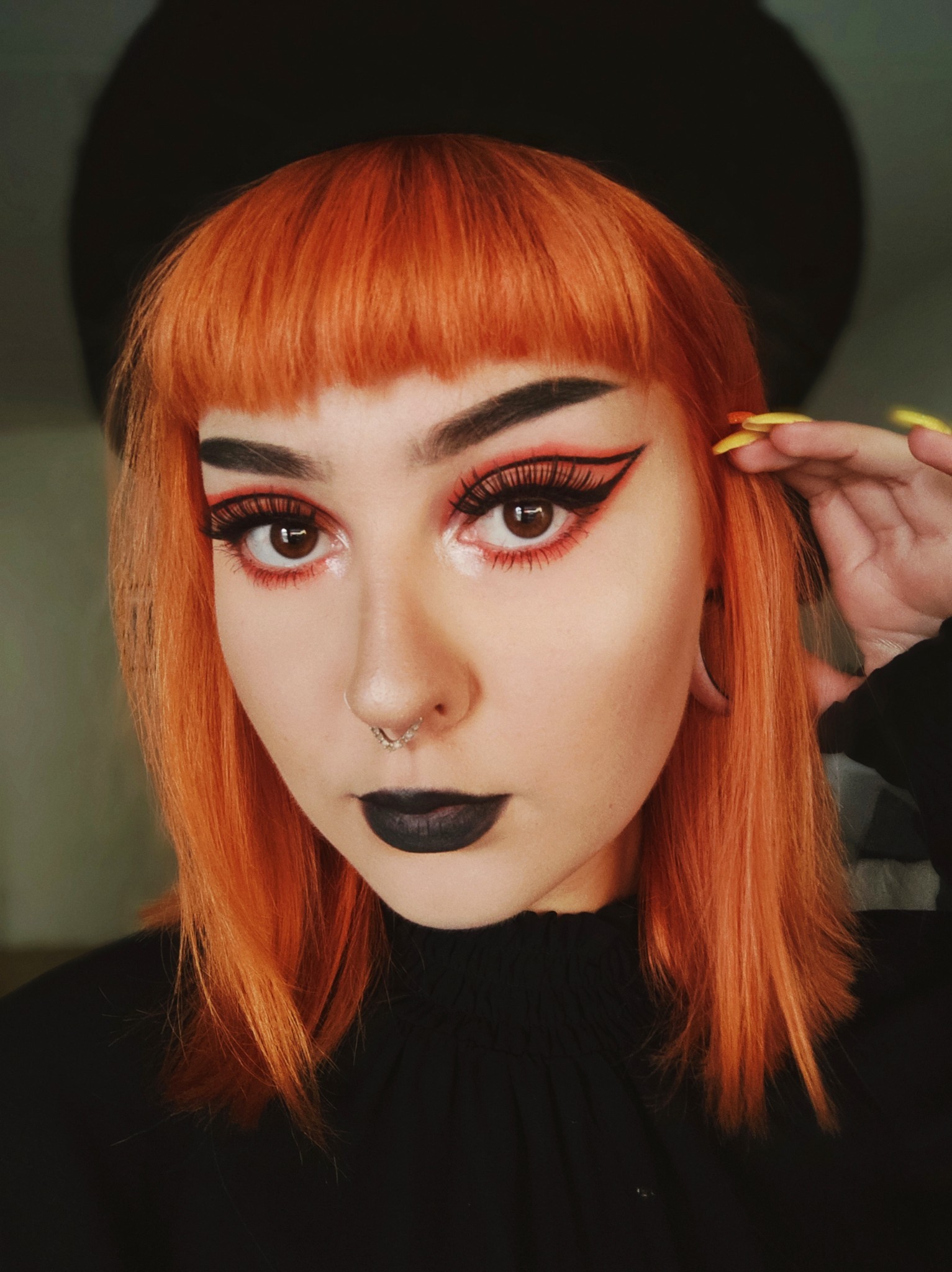 ilibonbella:Here’s my face again Insta; BellaNobili 🎃