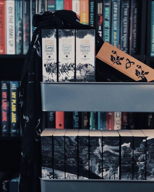 ⁣★ - who are some of your favorite bookish couples?hello friends,Basically all the Shadowhunter coup