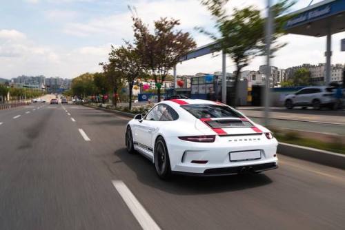 R Rated - #porsche #911r #포르쉐 (at 일산 - Ilsan) https://www.instagram.com/p/Bw0WB0TgNZu/?utm_source=i