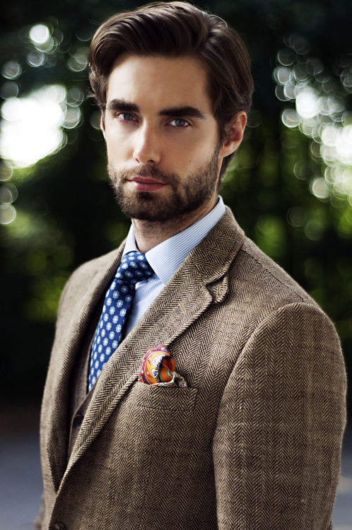 furrypty:  Indulge your senses with the beauty of the male shapes!