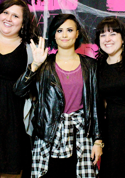 dlovato-news:  meet and greet in sioux falls,