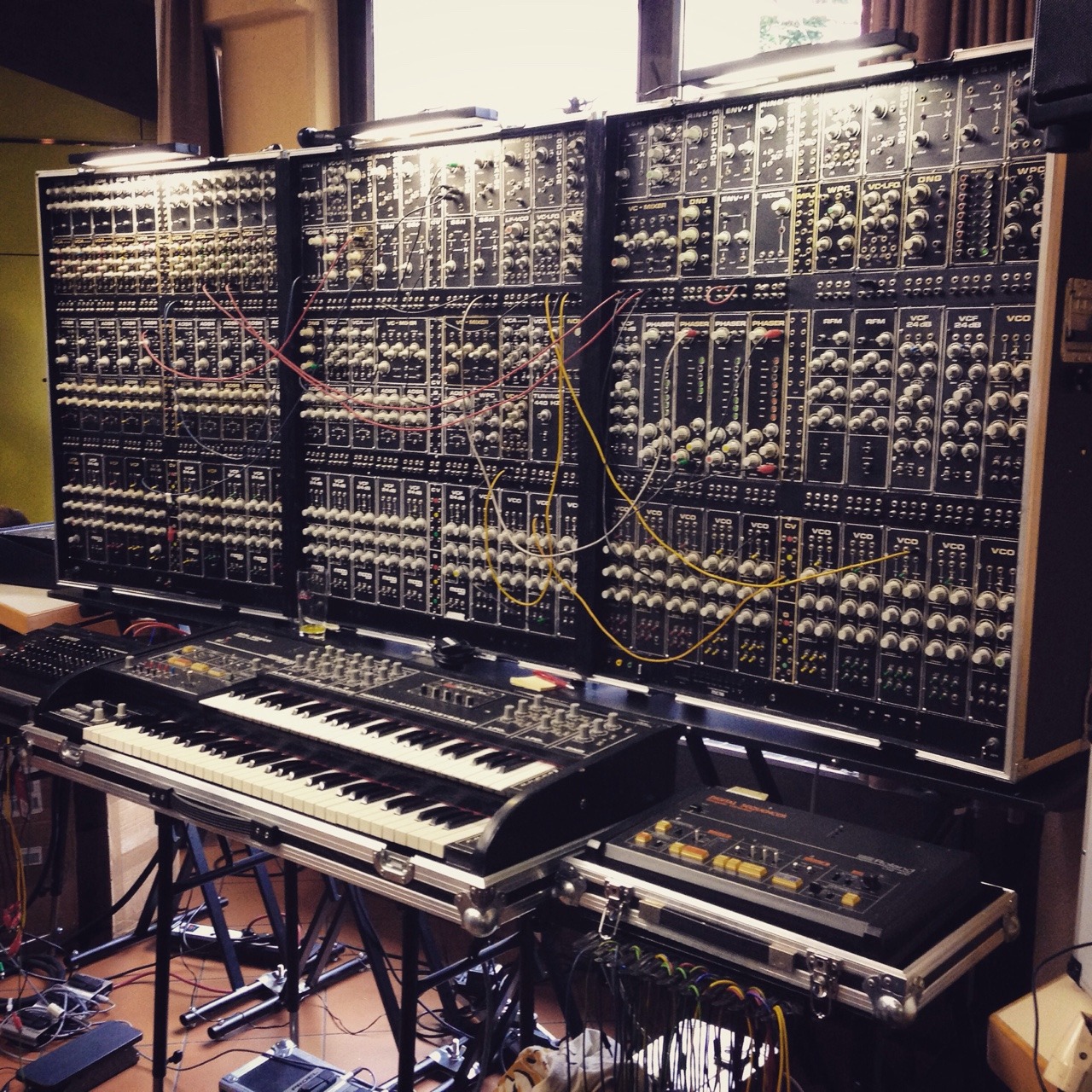 tuesdaynightmachines:  Some pictures from the “Happy Knobbing 2015” modular synth