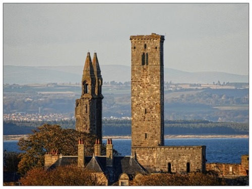 erikpetrieartwork:St Andrews: 05.11.2017I can’t tell you how much I love this town. So many happy me