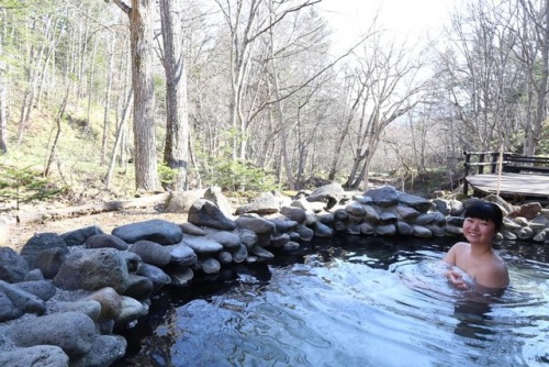 北海道上陸！ 遠軽町以来の北海道！ ・ 糠平温泉｢糠平館観光ホテル｣ 混浴ならではの解放感ある景色にいつまでも浸かっていたくなる温泉でした ・ #北海道#糠平温泉#糠平館観光ホテル#タオル１枚#mix