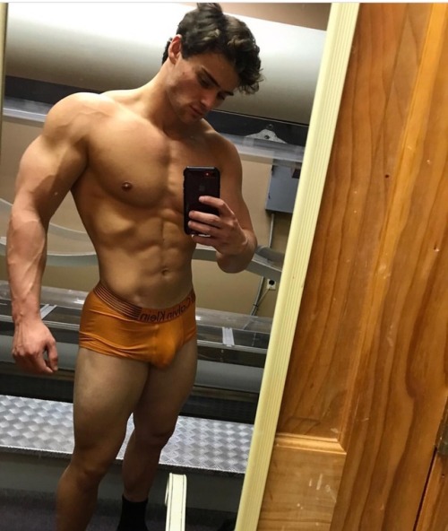 musclboy:  “Looks like I’ll have to buy bigger briefs too…”