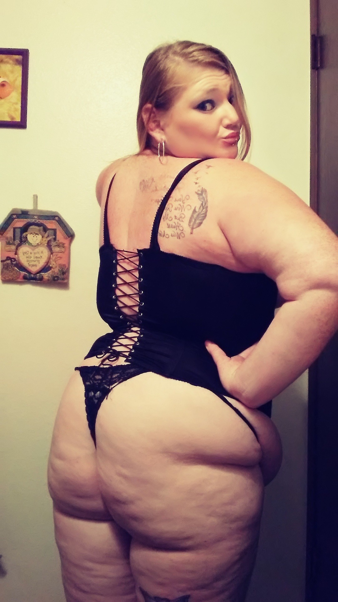 bigbeautifulbombshell87:  Y'all ready for something good from yr girl this morning?!