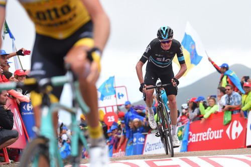 bicycling-hub: Froome has his hands full against fresh rivals at Vuelta