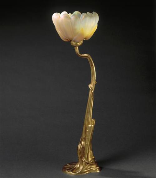 Waterlily Lamp, 1902Louis Majorelle (1859-1926) [manufacture Daum Frères]bronze/gold/cast glass (Pât