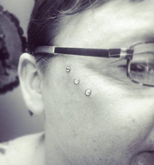 Started the day with a set of dermals! Top and bottom added around an existing dermal. Come see me a