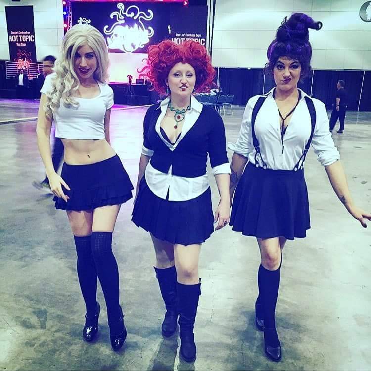 Hey….hey @slbtumblng…  (Hocus Pocus x The Craft cosplay for the rest of you)