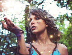 outsofthewoods:when the sun came up, you were looking at me