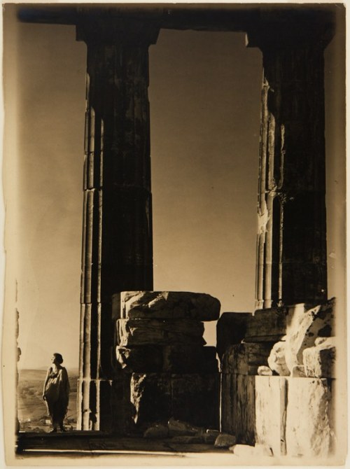 didoofcarthage:Isadora Duncan at the Parthenon by Edward SteichenAmerican, 1921gelatin silver printF