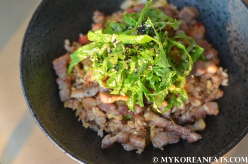 Korean Fried Rice with tons of pork belly! Yum!Facebook: www.facebook.com/mykoreaneatsInstagram: myk