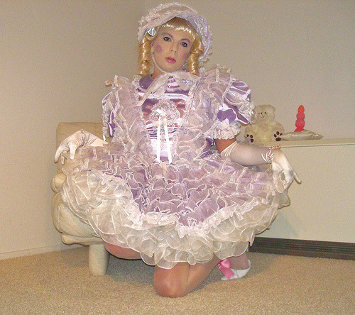 colleeneris: Posing on the Sissy Love Chair by -Sissy Priscilla Pinkpussy- #flickstackr Flickr: http