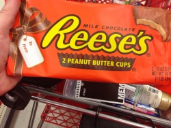 the-shy-fa:  c4bl3fl4m3:  racheltheewe:  The perfect sized candy bar for a feedee. One pound Reese’sPeanut Butter Cups and one pound Snickers Bar. Let me feed you these and you can wash them down with a vanilla cream shake.  I would like those peanut