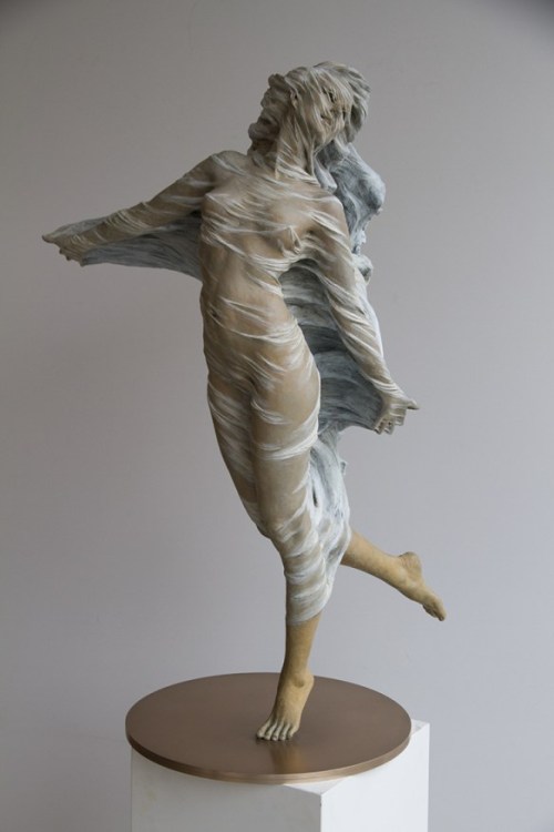 camwyn: littlelimpstiff14u2: Luo Li Rong’s Bold, Graceful Figurative Sculptures Luo Li Rong&rs