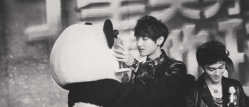 A moment of silence for the MAMA era that gave us so many moments.