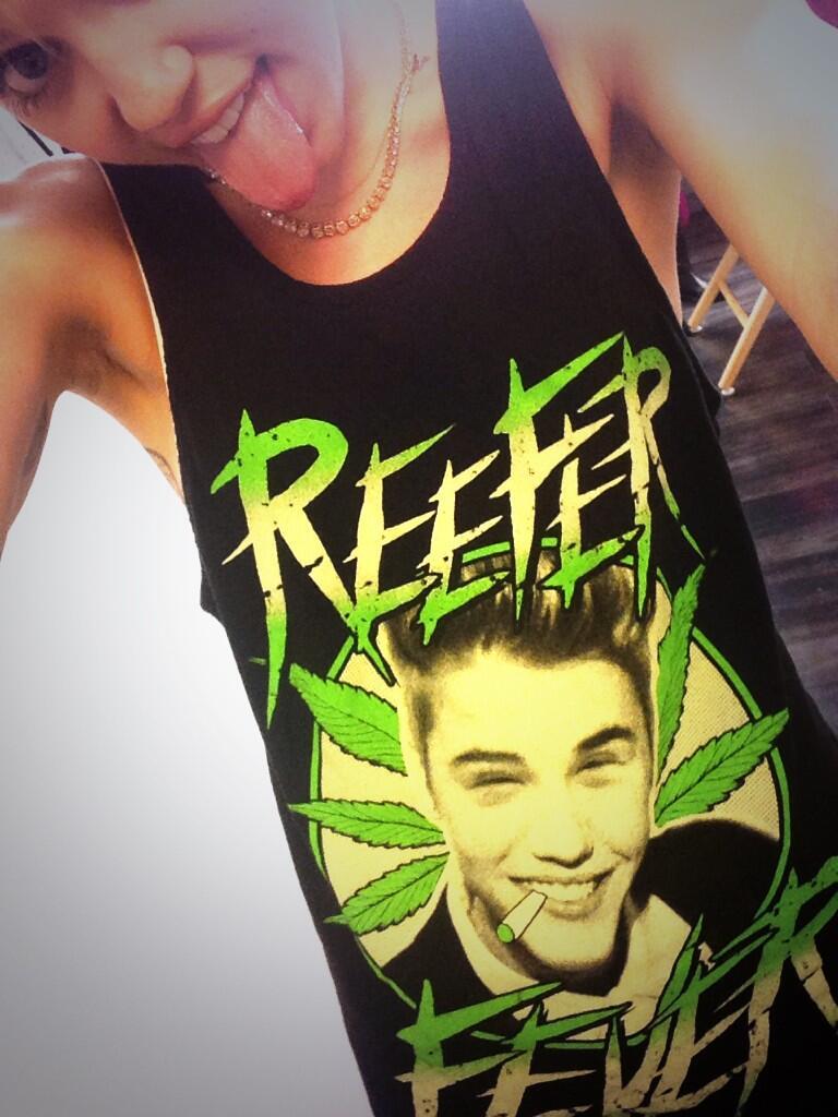  @mileycyrus: @justinbieber FO LIFE ♥♥♥ 
