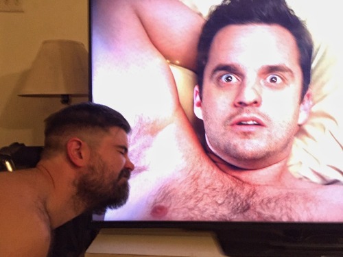 thehappybucket:  …but my real love is Nick’s armpit.