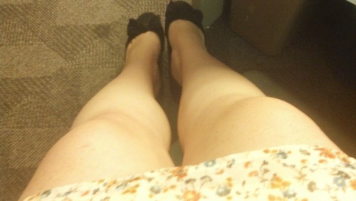 brown-nipples:*merp*I really don’t post enough leg photos… very nice!