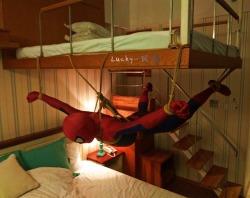 grownupboywonder: thesidekink:  fengdi2017:  飞翔的蜘蛛侠  Awesome spidey suspension bondage   Not how Spider is used to dangling from a web, I’m sure! I’d love to give something like this a try sometime. 