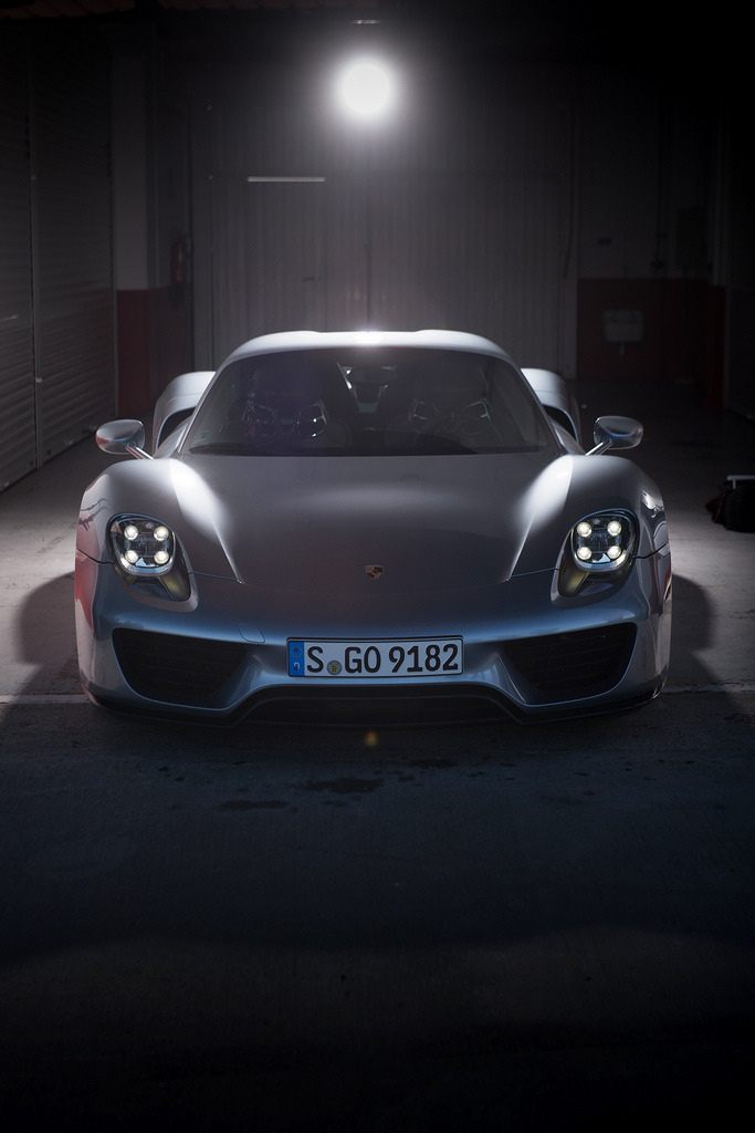 automotivated:  918 Spyder (by Dean Smith (EVO Magazine staff photographer)) 