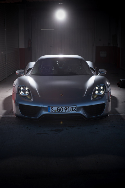 Sex automotivated:  918 Spyder (by Dean Smith pictures