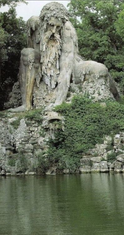  Colosso dell’Appennino, Parco Mediceo di Pratolin, Florence, Italy