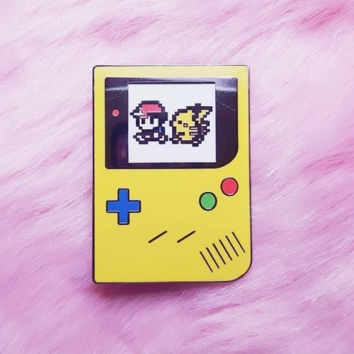 retrogamingblog: Nintendo Handheld Pins made by CosmicMermaid