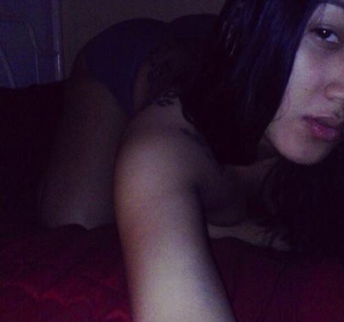 nudefreaks:  Bronx Whore
