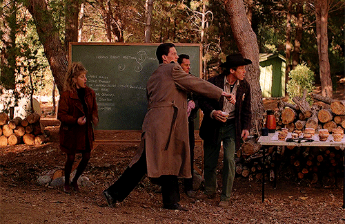 myellenficent: “It was such a great day. We were outside, drinking coffee, having fun, and I was jus